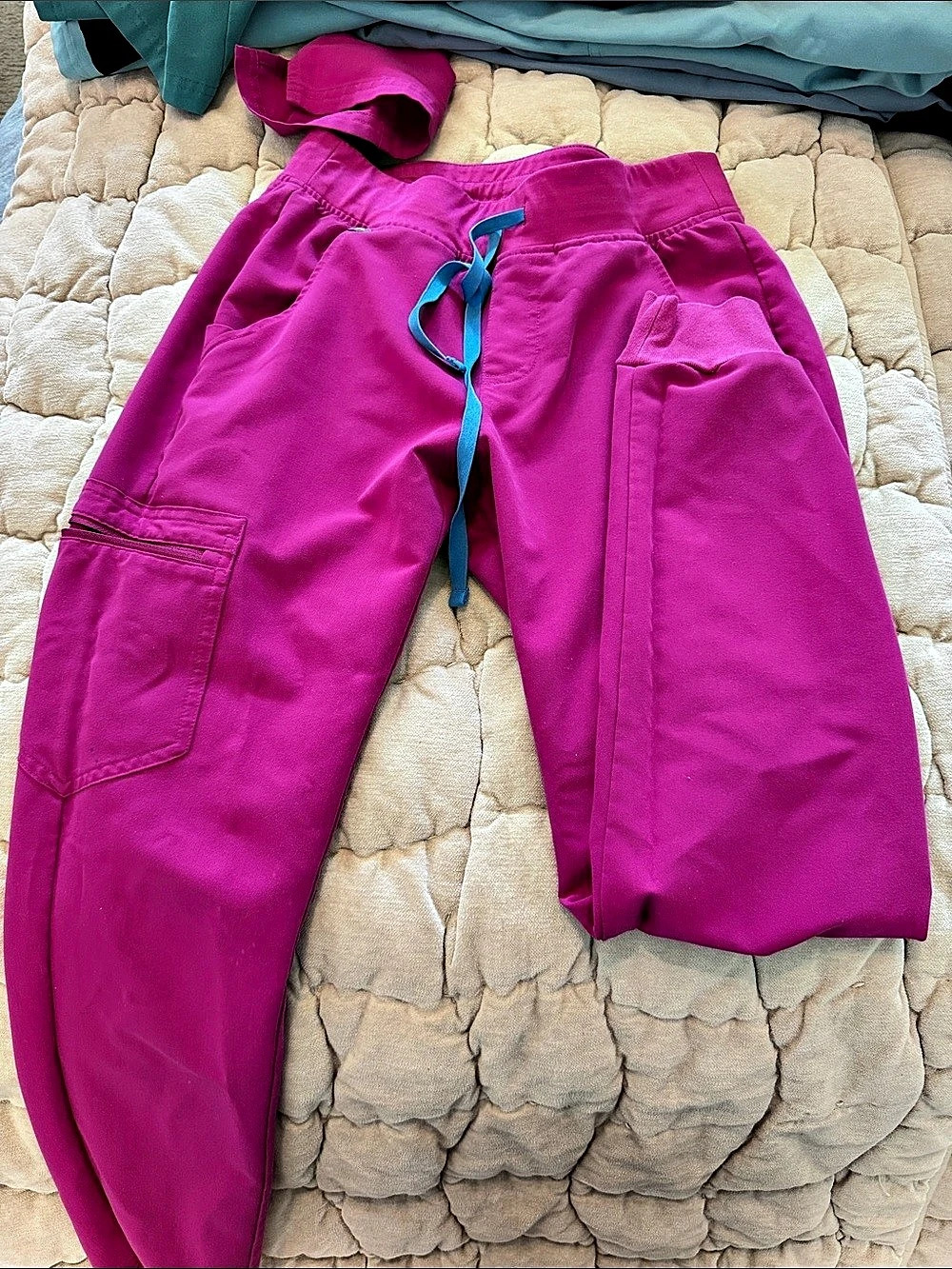 FIGS Zamora Jogger Scrub Pants Raspberry Sorbet